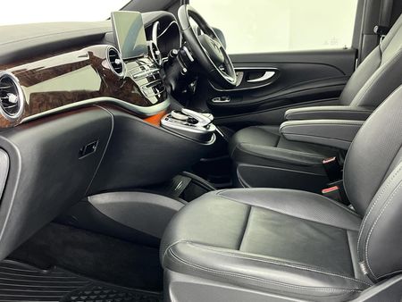 2016-Mercedes-Benz-V-Class-V-250-Bluetec-Avantgarde-Auto_8