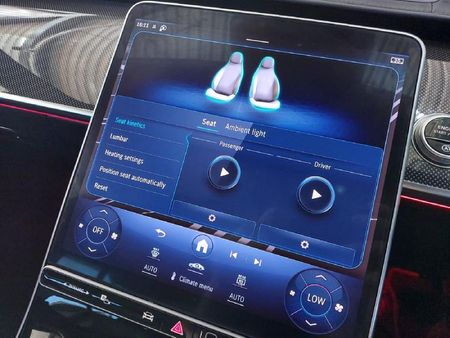 2024-Mercedes-Benz-S-Class-S-350d_13