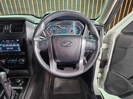 2023-Mahindra-Pik-Up-22-mHawk-S11-Auto-Double-Cab_9