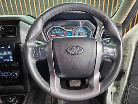 2023-Mahindra-Pik-Up-22-mHawk-S11-Auto-Double-Cab_10