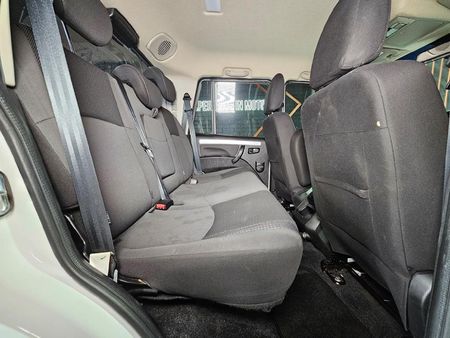 2023-Mahindra-Pik-Up-22-mHawk-S11-Auto-Double-Cab_21