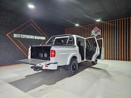 2023-Mahindra-Pik-Up-22-mHawk-S11-Auto-Double-Cab_25