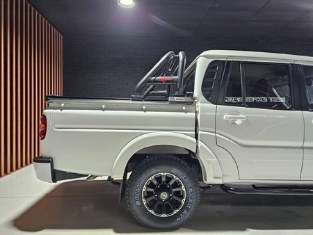 2023-Mahindra-Pik-Up-22-mHawk-S11-Auto-Double-Cab_27