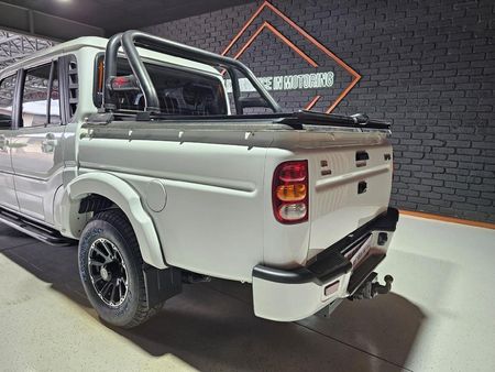2023-Mahindra-Pik-Up-22-mHawk-S11-Auto-Double-Cab_28