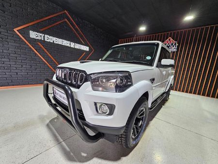 2023-Mahindra-Pik-Up-22-mHawk-S11-Auto-Double-Cab_3