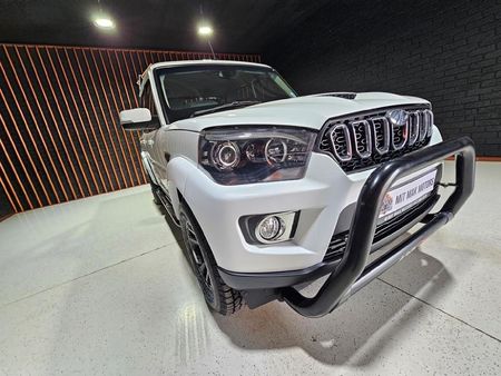 2023-Mahindra-Pik-Up-22-mHawk-S11-Auto-Double-Cab_5