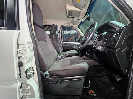 2023-Mahindra-Pik-Up-22-mHawk-S11-Auto-Double-Cab_8