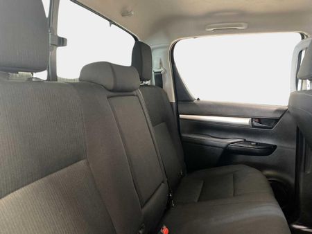 2025-Toyota-Hilux-24-GD-6-Raider-4x4-Auto-Double-Cab_9