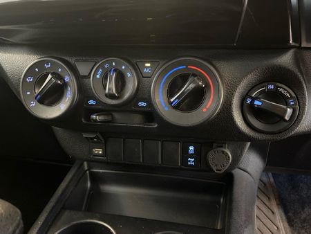 2025-Toyota-Hilux-24-GD-6-Raider-4x4-Auto-Double-Cab_13