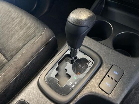2025-Toyota-Hilux-24-GD-6-Raider-4x4-Auto-Double-Cab_14