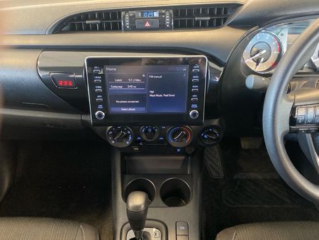 2025-Toyota-Hilux-24-GD-6-Raider-4x4-Auto-Double-Cab_15