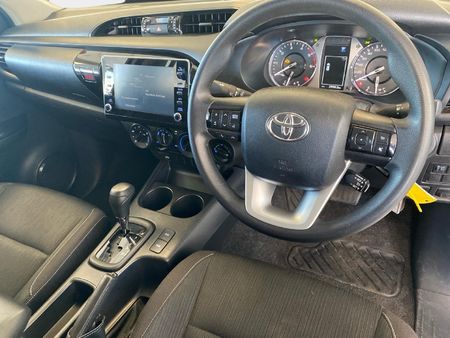 2025-Toyota-Hilux-24-GD-6-Raider-4x4-Auto-Double-Cab_7