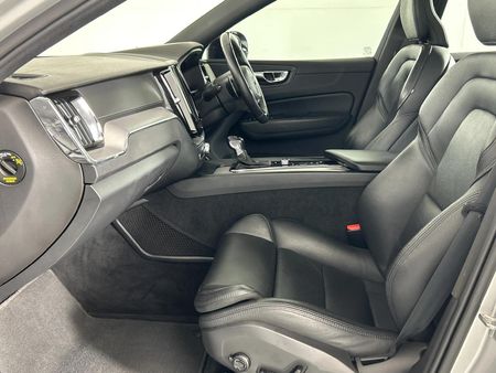 2021-Volvo-XC60-D4-R-Design-Auto-AWD_8