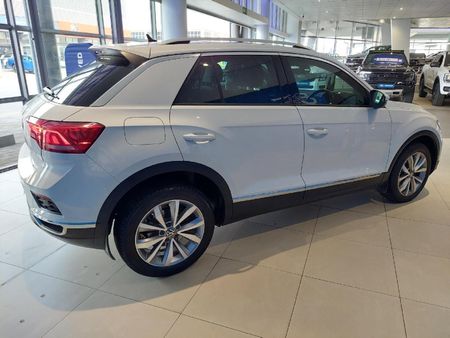 2021-Volkswagen-T-Roc-20-TSI-Design-4Motion-Auto_12