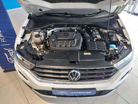 2021-Volkswagen-T-Roc-20-TSI-Design-4Motion-Auto_15