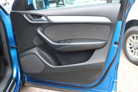 2017-Audi-Q3-20-TFSI-quattro-Auto-132kW_9
