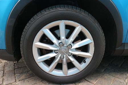 2017-Audi-Q3-20-TFSI-quattro-Auto-132kW_15