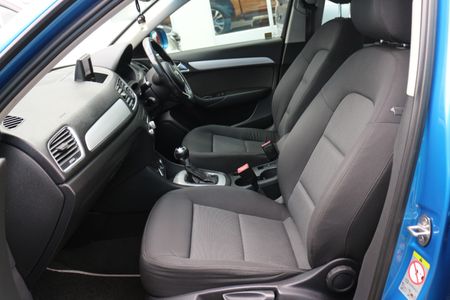 2017-Audi-Q3-20-TFSI-quattro-Auto-132kW_3