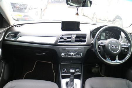 2017-Audi-Q3-20-TFSI-quattro-Auto-132kW_5