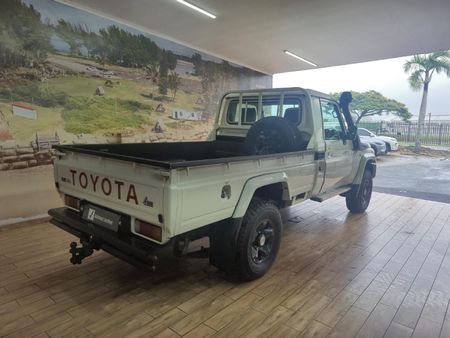 2015-Toyota-Land-Cruiser-79-45-D-Single-Cab_5