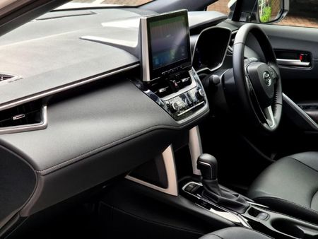 2026-Toyota-Corolla-Cross-18-XS_10