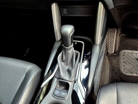 2026-Toyota-Corolla-Cross-18-XS_12