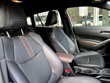2026-Toyota-Corolla-Cross-18-XS_14