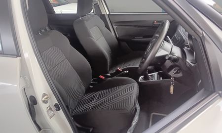 2023-Suzuki-Swift-12-GL_7