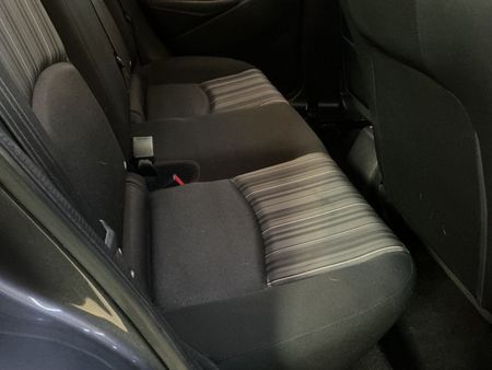 2017-Mazda-2-15-Active-5-dr_9