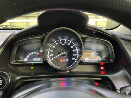 2017-Mazda-2-15-Active-5-dr_16