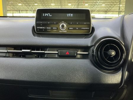 2017-Mazda-2-15-Active-5-dr_18