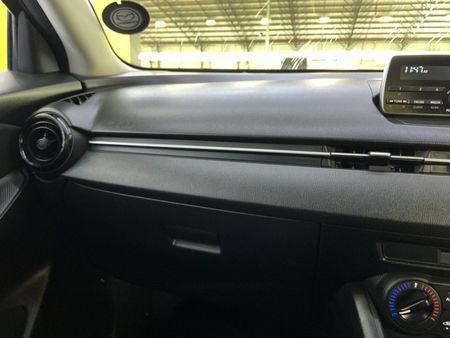 2017-Mazda-2-15-Active-5-dr_21