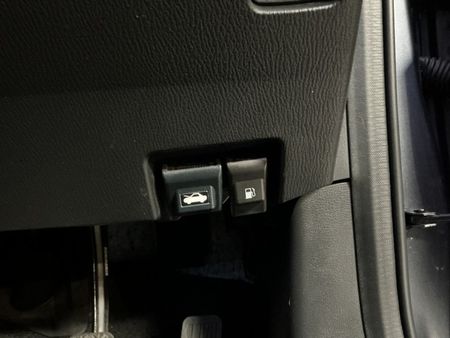 2017-Mazda-2-15-Active-5-dr_22