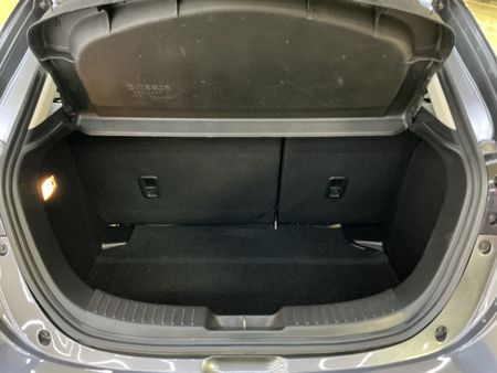 2017-Mazda-2-15-Active-5-dr_5