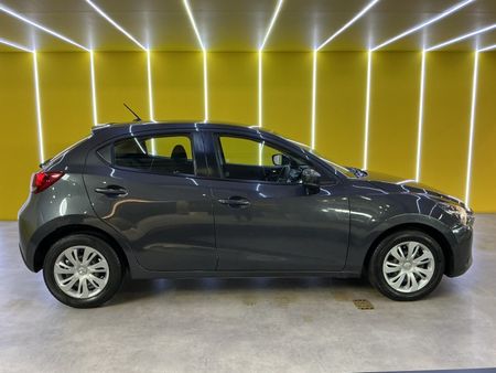 2017-Mazda-2-15-Active-5-dr_8