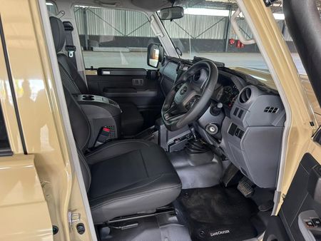 2026-Toyota-Land-Cruiser-79-28-GD-6-Auto-Double-Cab_11
