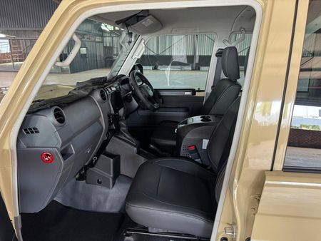 2026-Toyota-Land-Cruiser-79-28-GD-6-Auto-Double-Cab_12