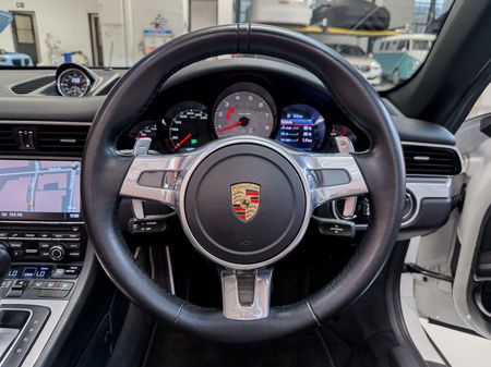 2013-Porsche-911-Carrera-S-Cabriolet-Auto_9