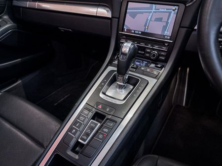 2013-Porsche-911-Carrera-S-Cabriolet-Auto_11