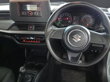 2025-Suzuki-Swift-12-GL_10