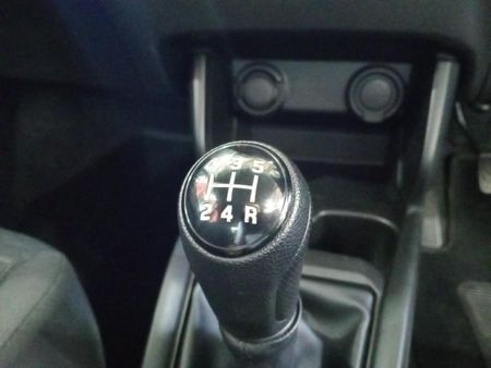 2025-Suzuki-Swift-12-GL_13
