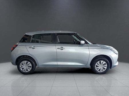 2025-Suzuki-Swift-12-GL_7