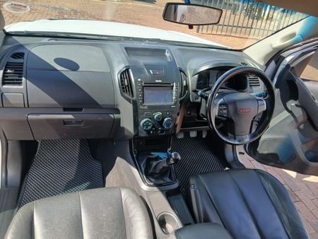 2016-Isuzu-KB-250-D-Teq-HO-X-Rider-Double-Cab_7