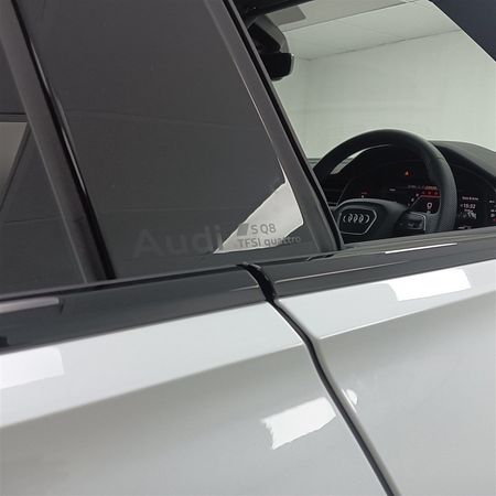 2026-Audi-SQ8-Quattro-Auto-Black-Edition-373kW_12
