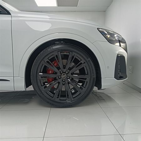 2026-Audi-SQ8-Quattro-Auto-Black-Edition-373kW_13