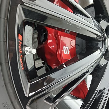 2026-Audi-SQ8-Quattro-Auto-Black-Edition-373kW_14