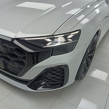 2026-Audi-SQ8-Quattro-Auto-Black-Edition-373kW_1