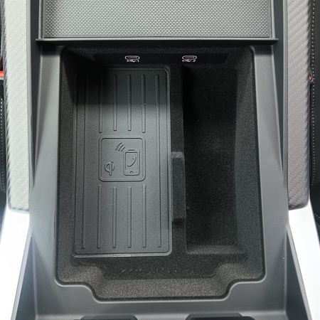 2026-Audi-SQ8-Quattro-Auto-Black-Edition-373kW_20