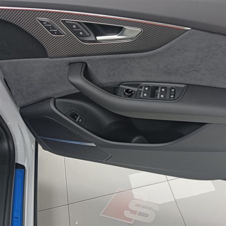 2026-Audi-SQ8-Quattro-Auto-Black-Edition-373kW_21