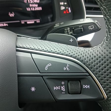 2026-Audi-SQ8-Quattro-Auto-Black-Edition-373kW_36